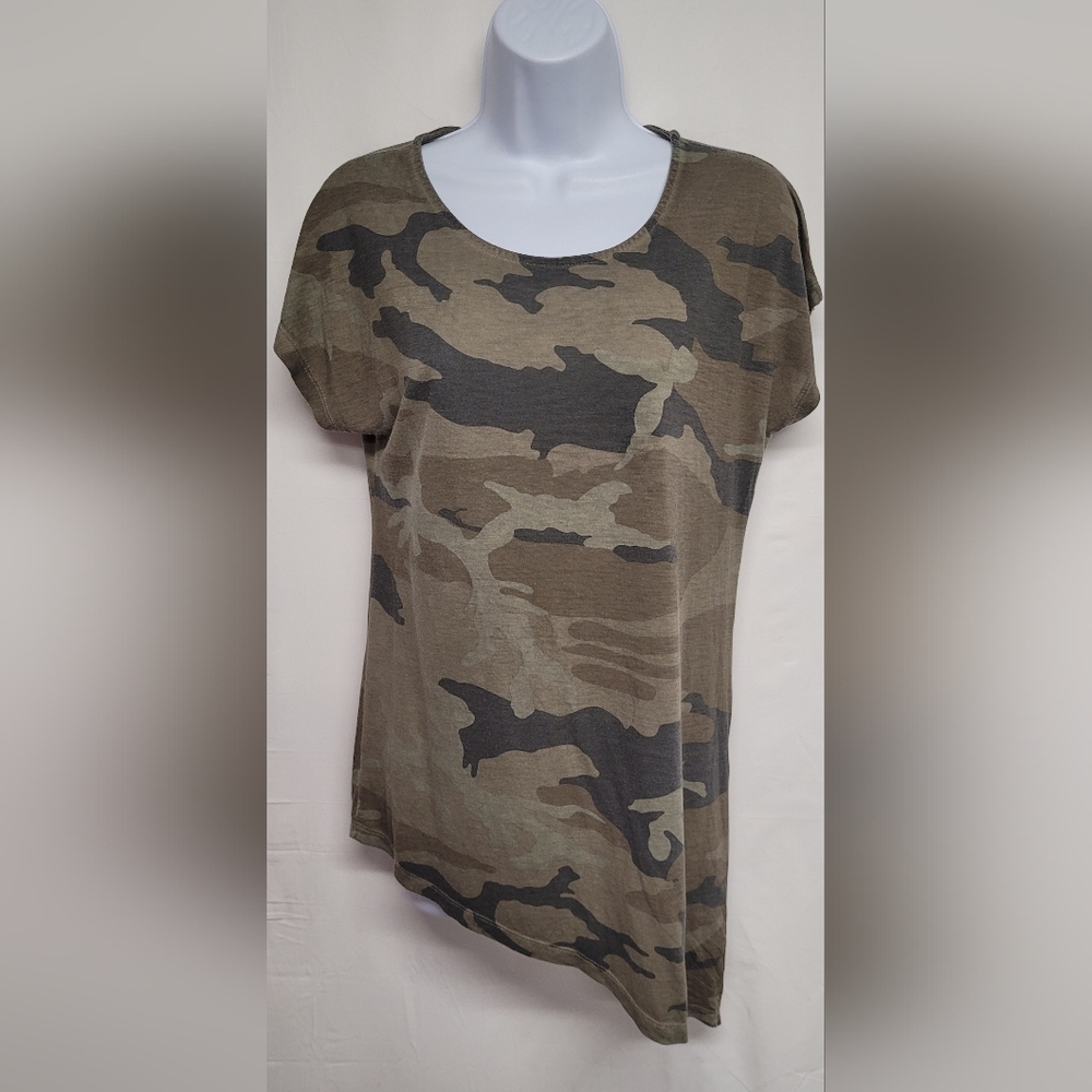 Dantelle S Asymmetrical Camouflage Short Sleeve Long Tee Shirt Top Nice Cond